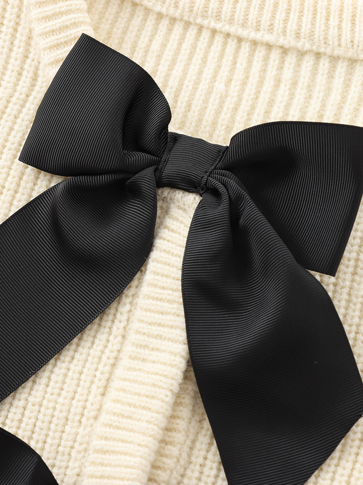 Ribbed Sweater with Bow