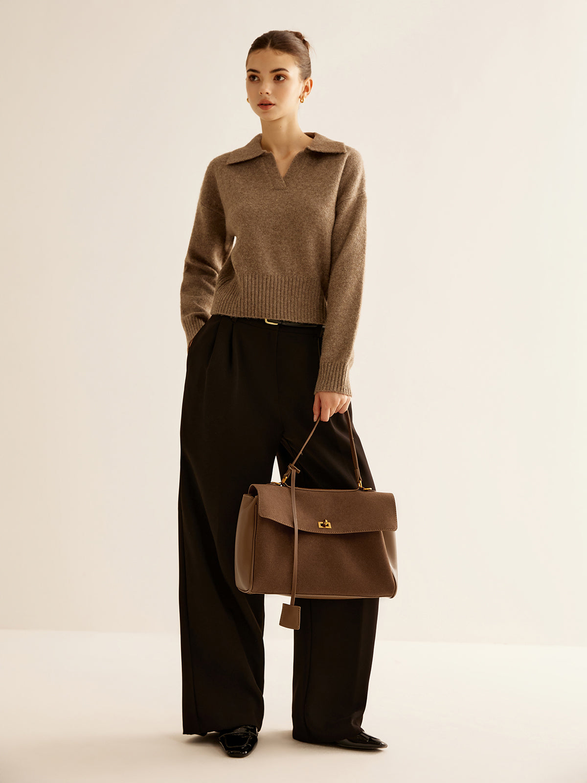 Utility shoulder bag with flap and large capacity