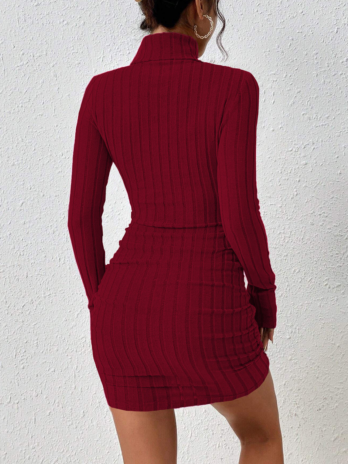 Hip-covering ribbed dress