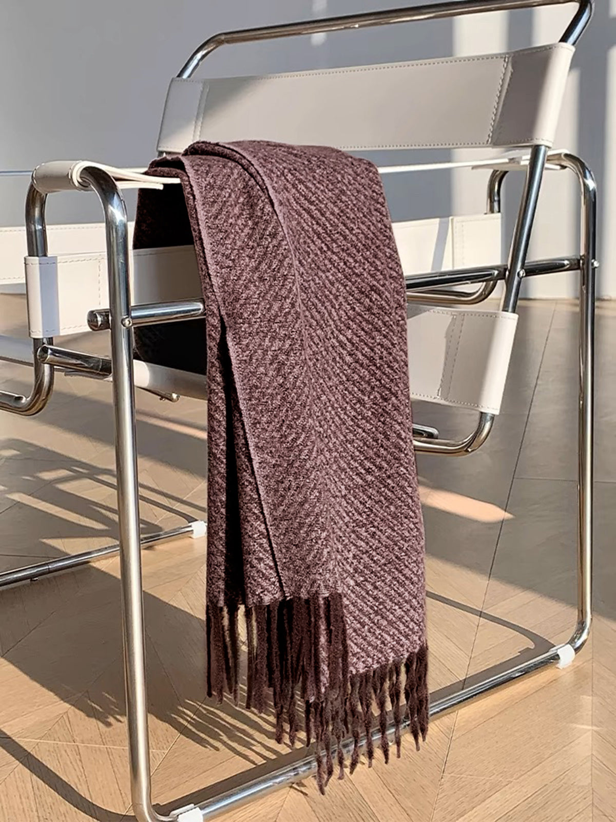 Simple scarf with fringes