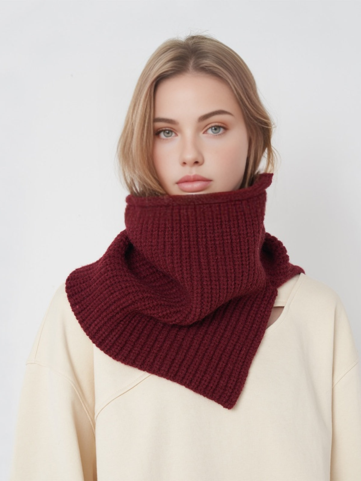 Simple split windproof scarf