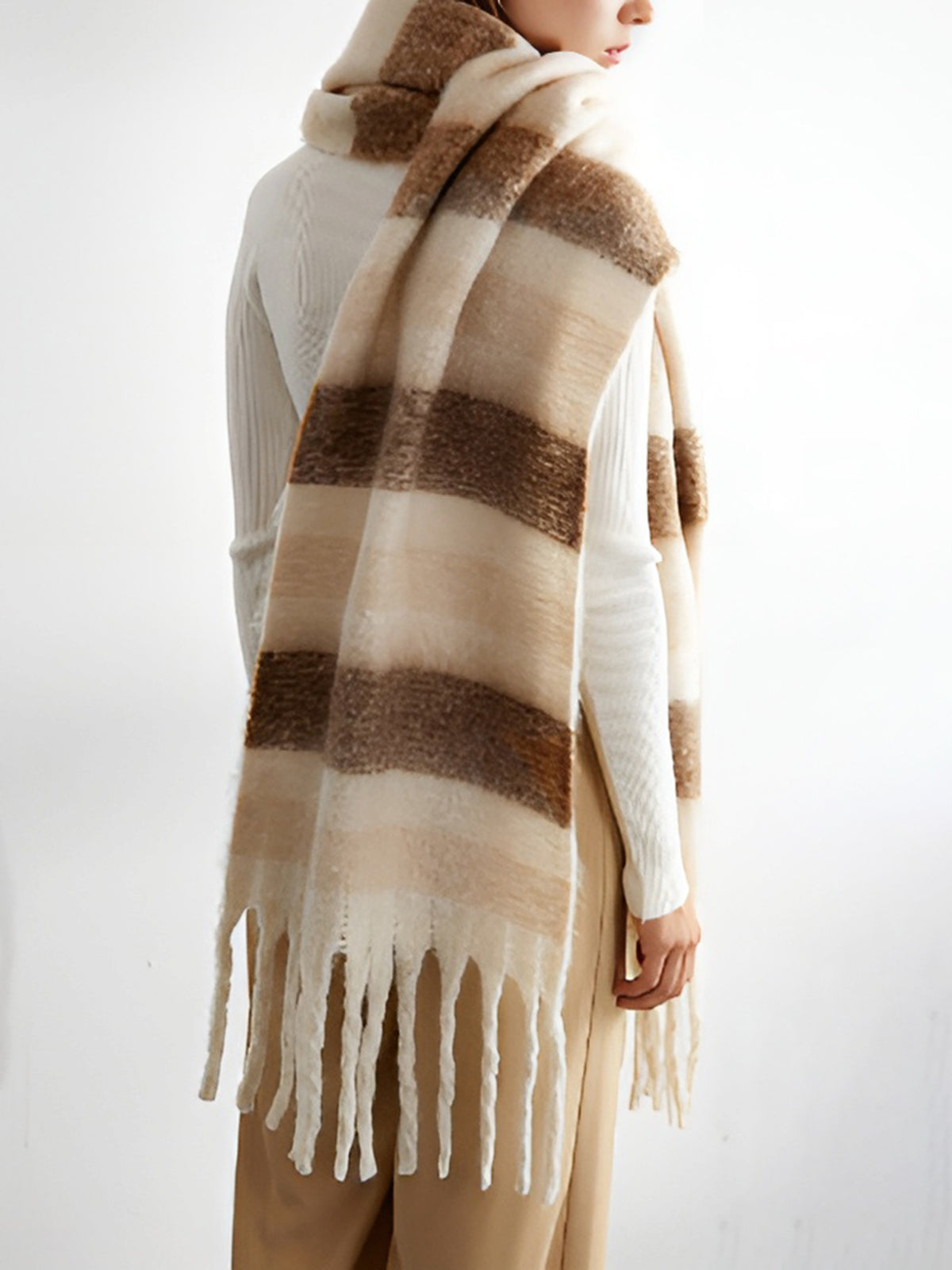 striped scarf with fringes 
