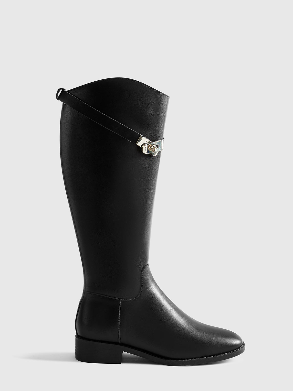Knee-high knight boots with buckle