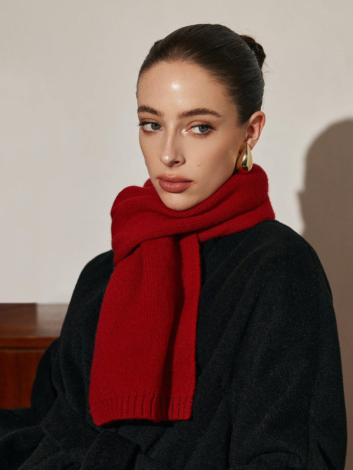 Elegant wool scarf